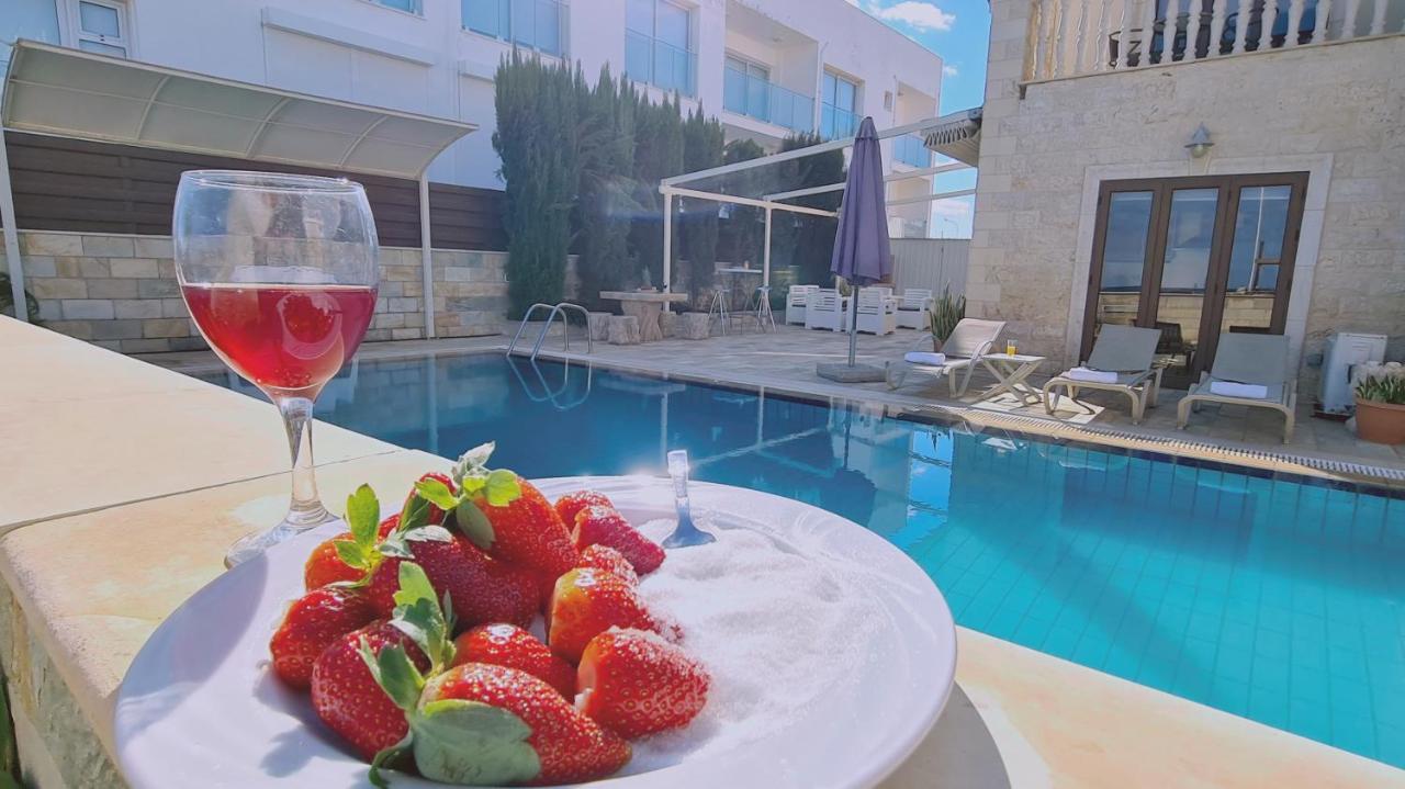 Stay Ocean View Villa พาราลิมนี ภายนอก รูปภาพ