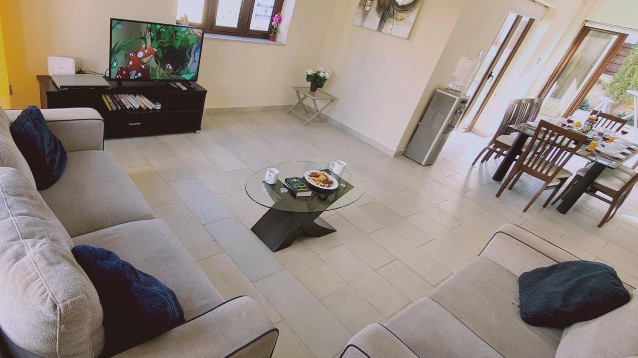 Stay Ocean View Villa พาราลิมนี ภายนอก รูปภาพ