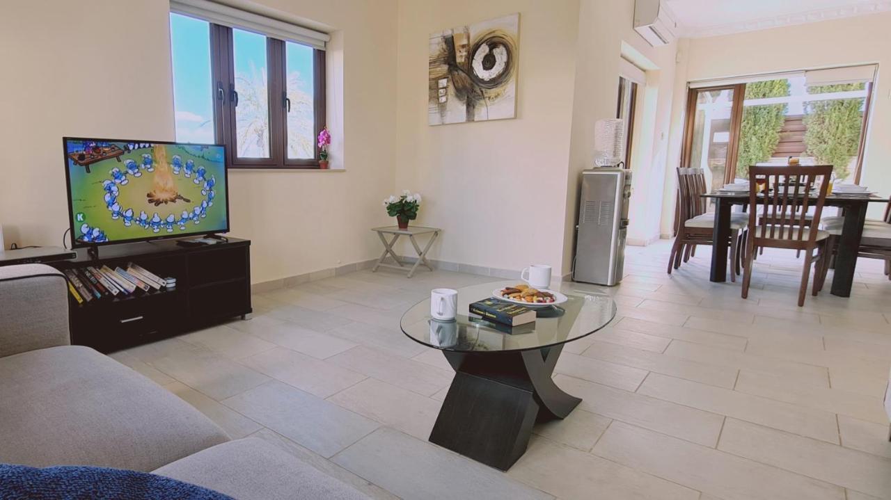 Stay Ocean View Villa พาราลิมนี ภายนอก รูปภาพ