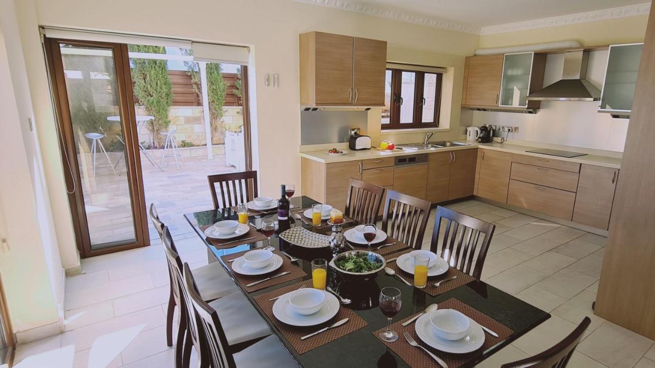 Stay Ocean View Villa พาราลิมนี ภายนอก รูปภาพ