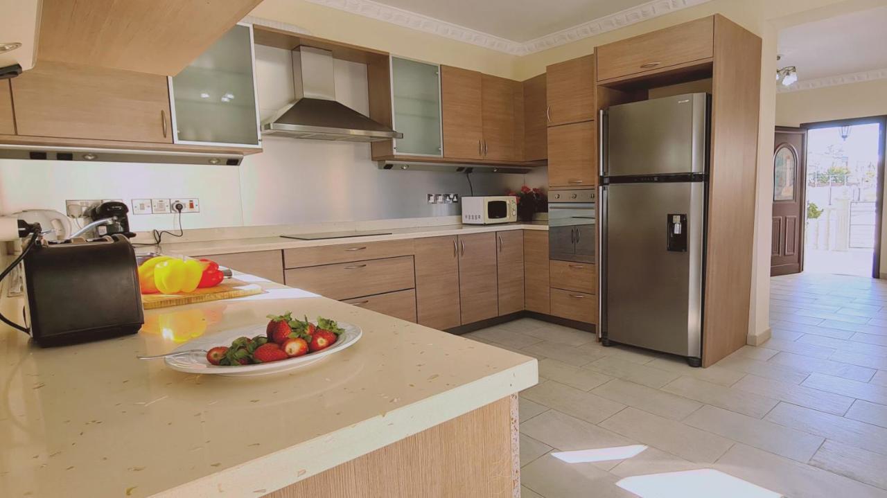 Stay Ocean View Villa พาราลิมนี ภายนอก รูปภาพ