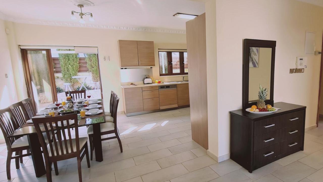 Stay Ocean View Villa พาราลิมนี ภายนอก รูปภาพ
