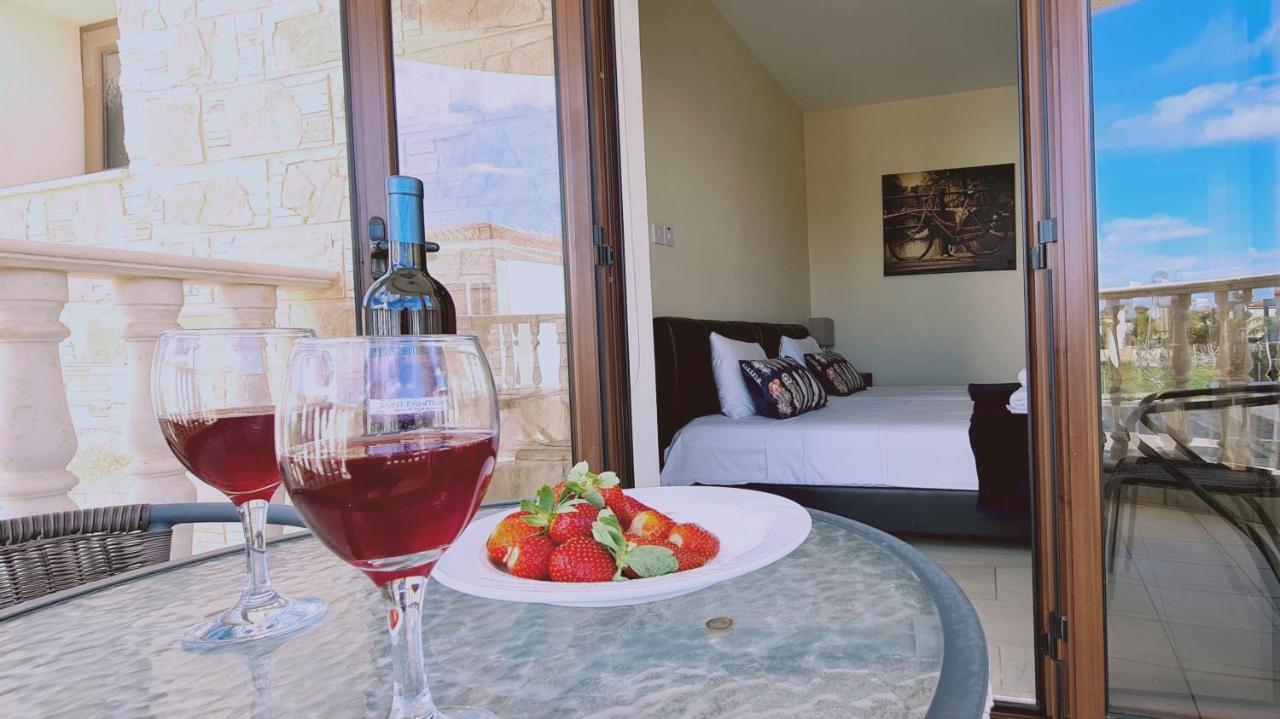 Stay Ocean View Villa พาราลิมนี ภายนอก รูปภาพ